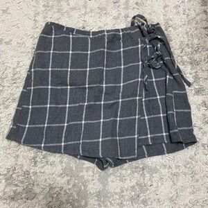 White and grey plaid skirt